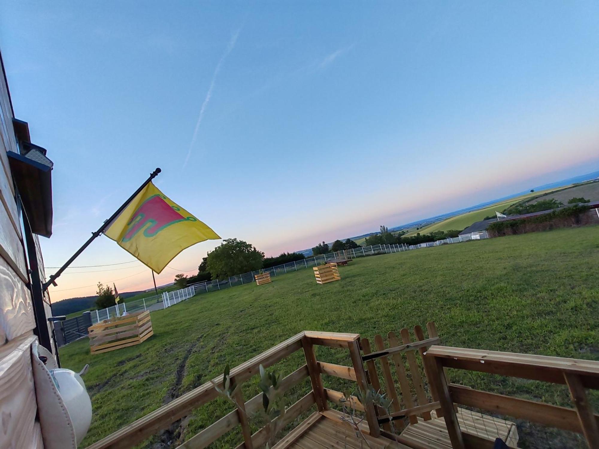 Vila Tiny House Des Bougnats Teilhede Exteriér fotografie